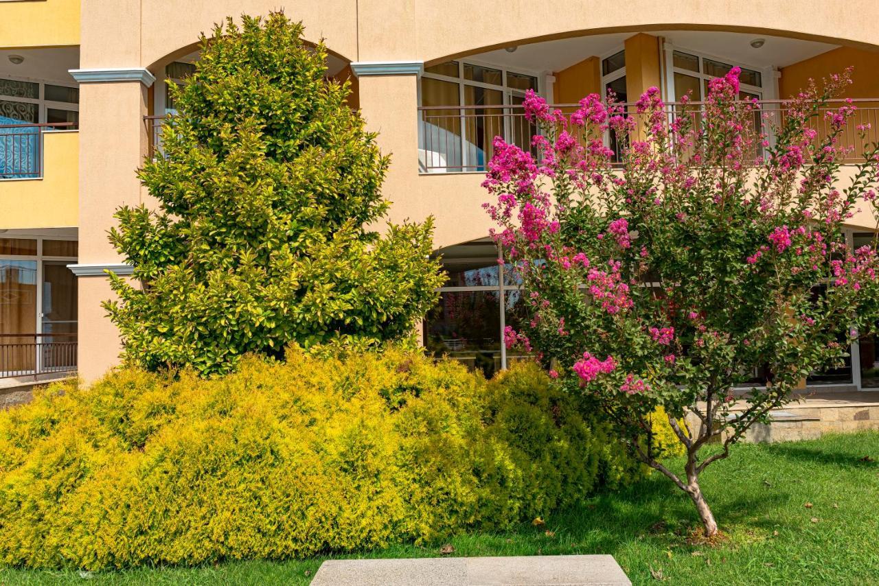 Menada Grand Resort Apartments Aheloy Exterior foto
