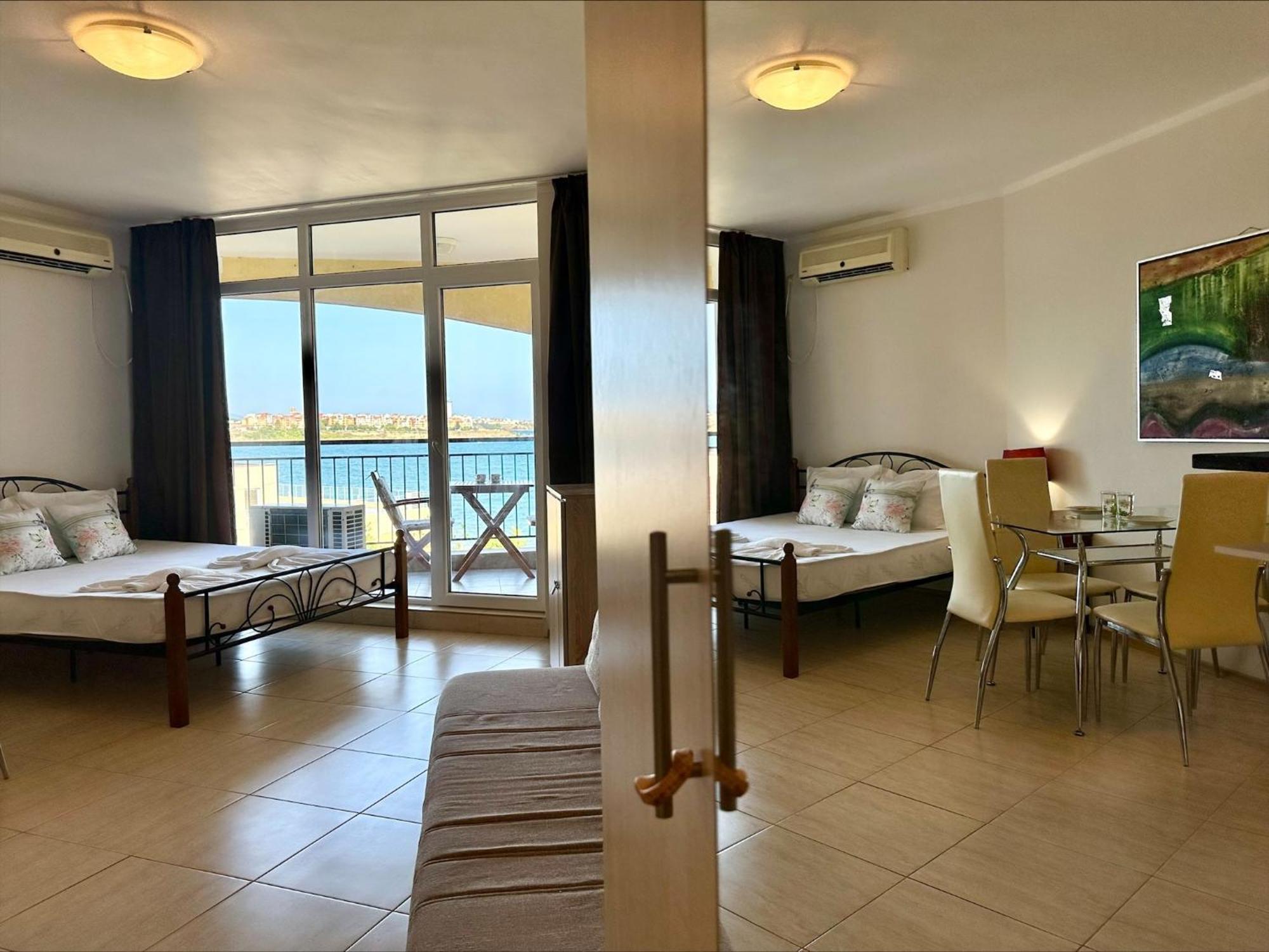 Menada Grand Resort Apartments Aheloy Quarto foto